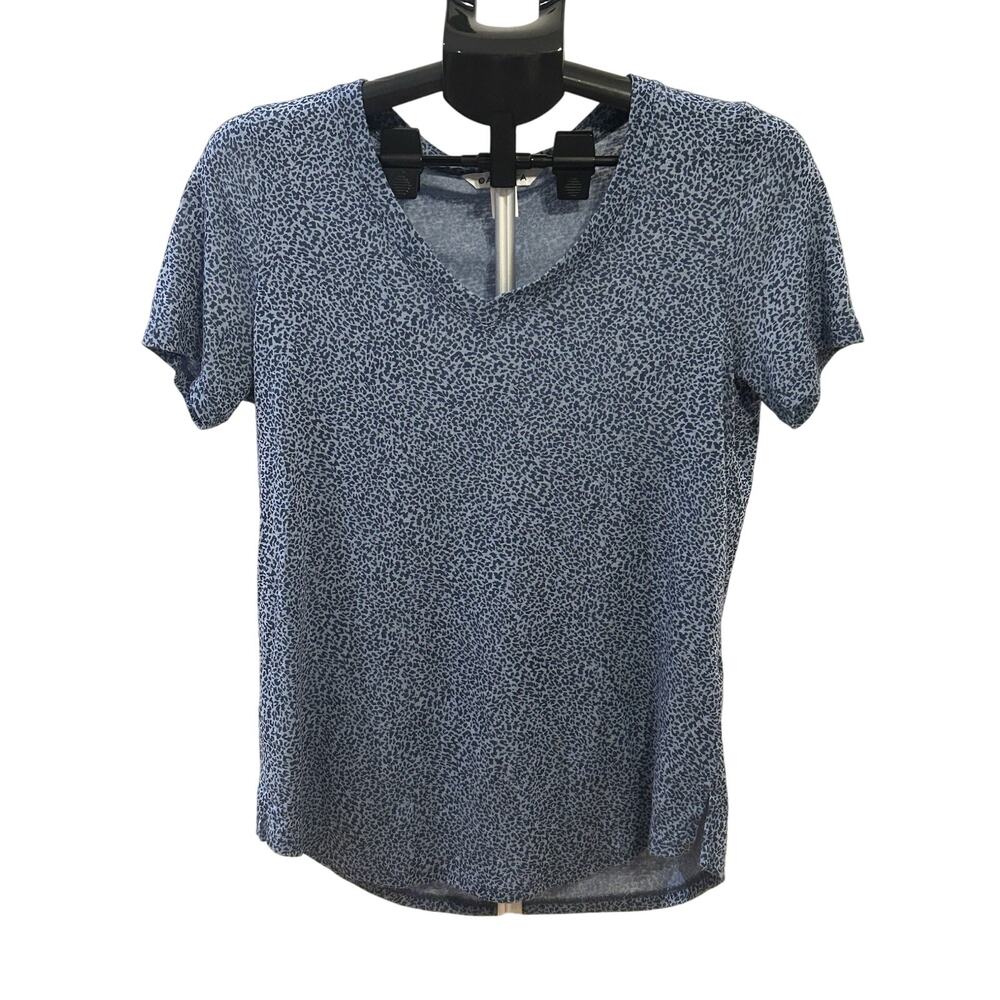 Athleta Breezy Scoop V Neck Tee Womens Size Medium Blue Leopard Print